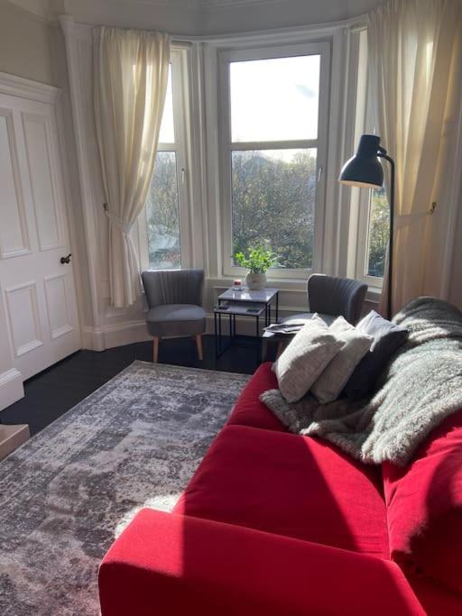 Beautiful Traditional Flat In The Center Of Largs. Exterior photo